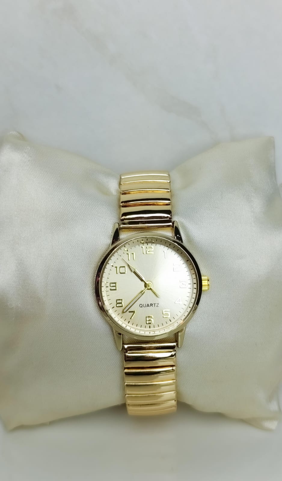 RELOJ ACERO DORADO CLÁSICO