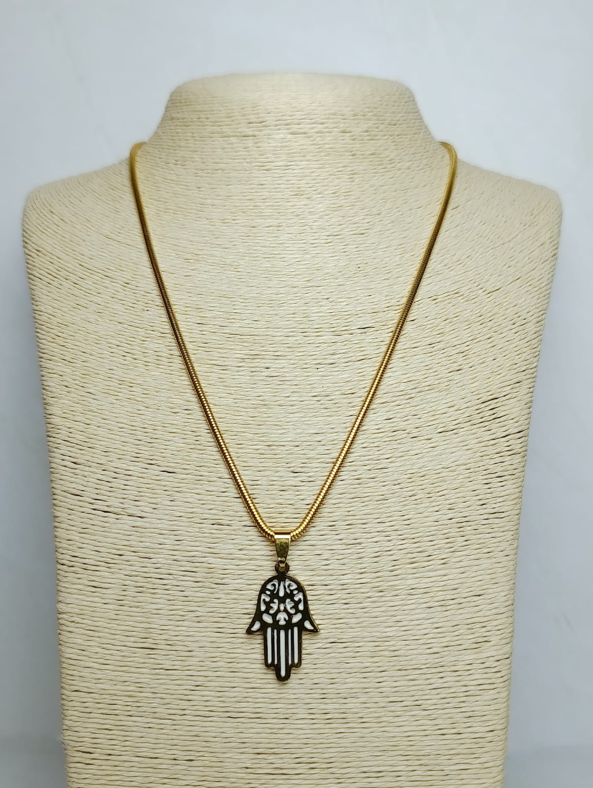 COLLAR MANO HAMSA EN ACERO QUIRURGICO