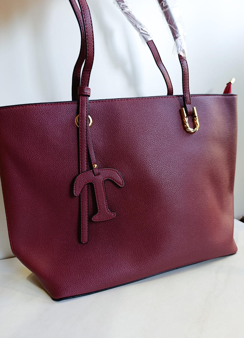 CARTERA TOTE EN COLOR VINO