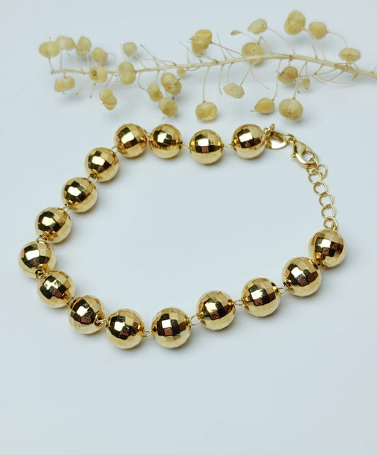 Pulsera Dorada con Esferas – Enchapada en Oro