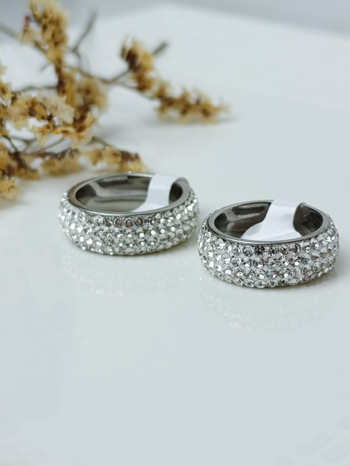 ANILLO PLATEADO BRILLANTE EN ACERO QUIRURGICO