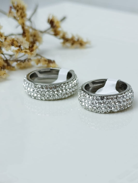 ANILLO PLATEADO BRILLANTE EN ACERO QUIRURGICO