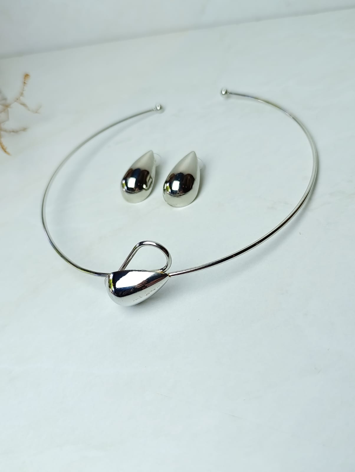 SET COLLAR Y ARO GOTA METALICA
