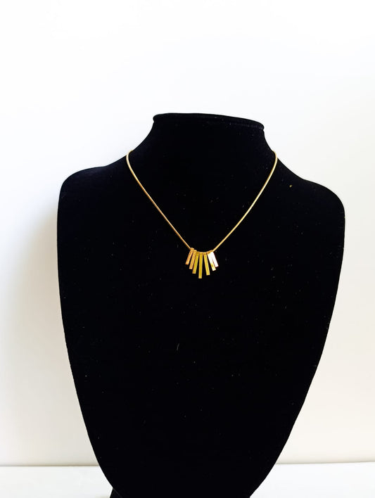 COLLAR BARRITAS DORADAS