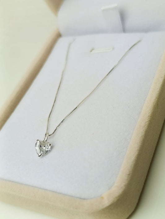 COLLAR DE PLATA CON DIJE DE CORAZÓN