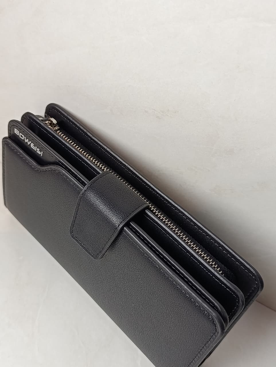 BILLETERA NEGRA EN CUERO PREMIUM