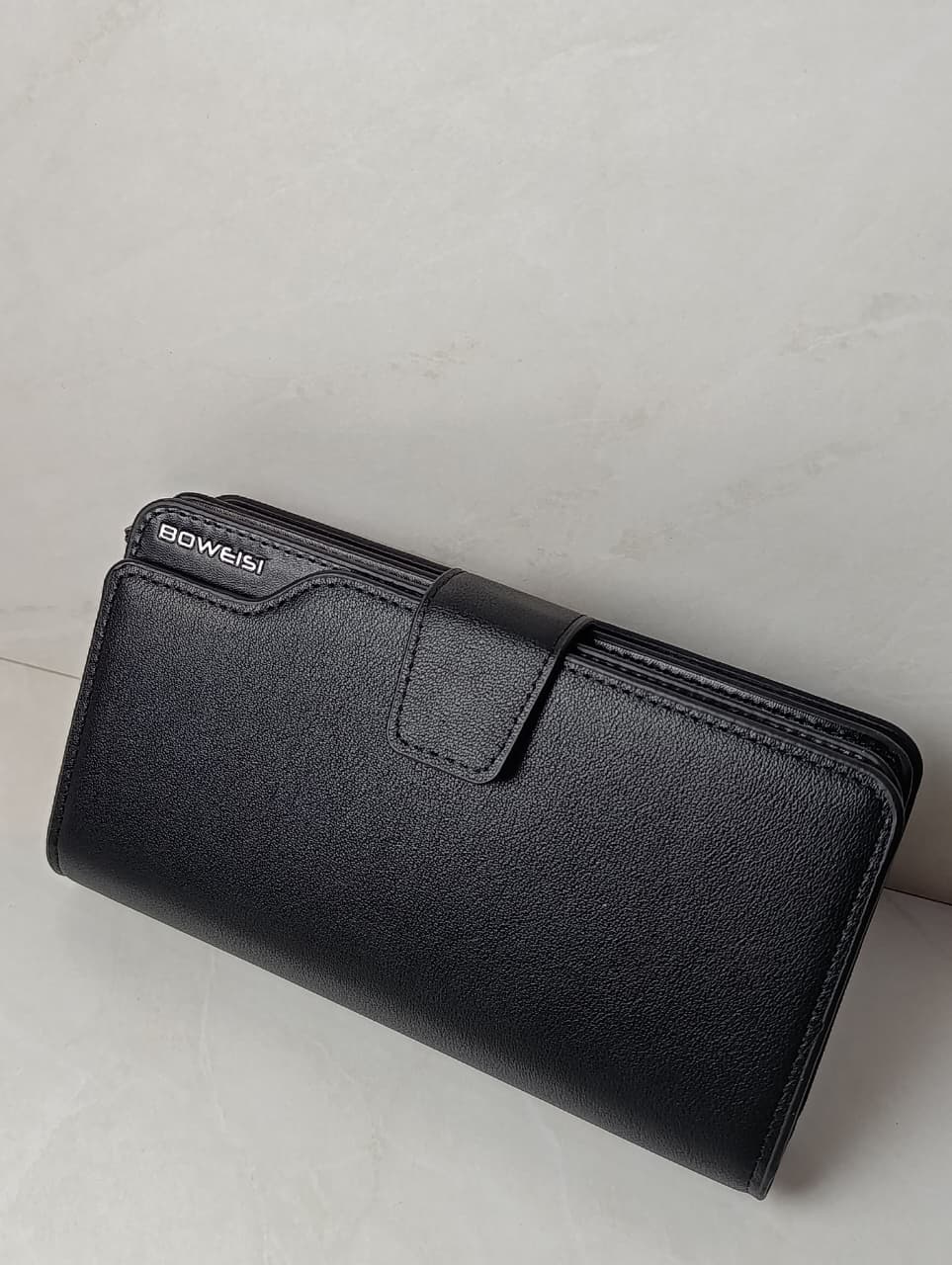 BILLETERA NEGRA EN CUERO PREMIUM