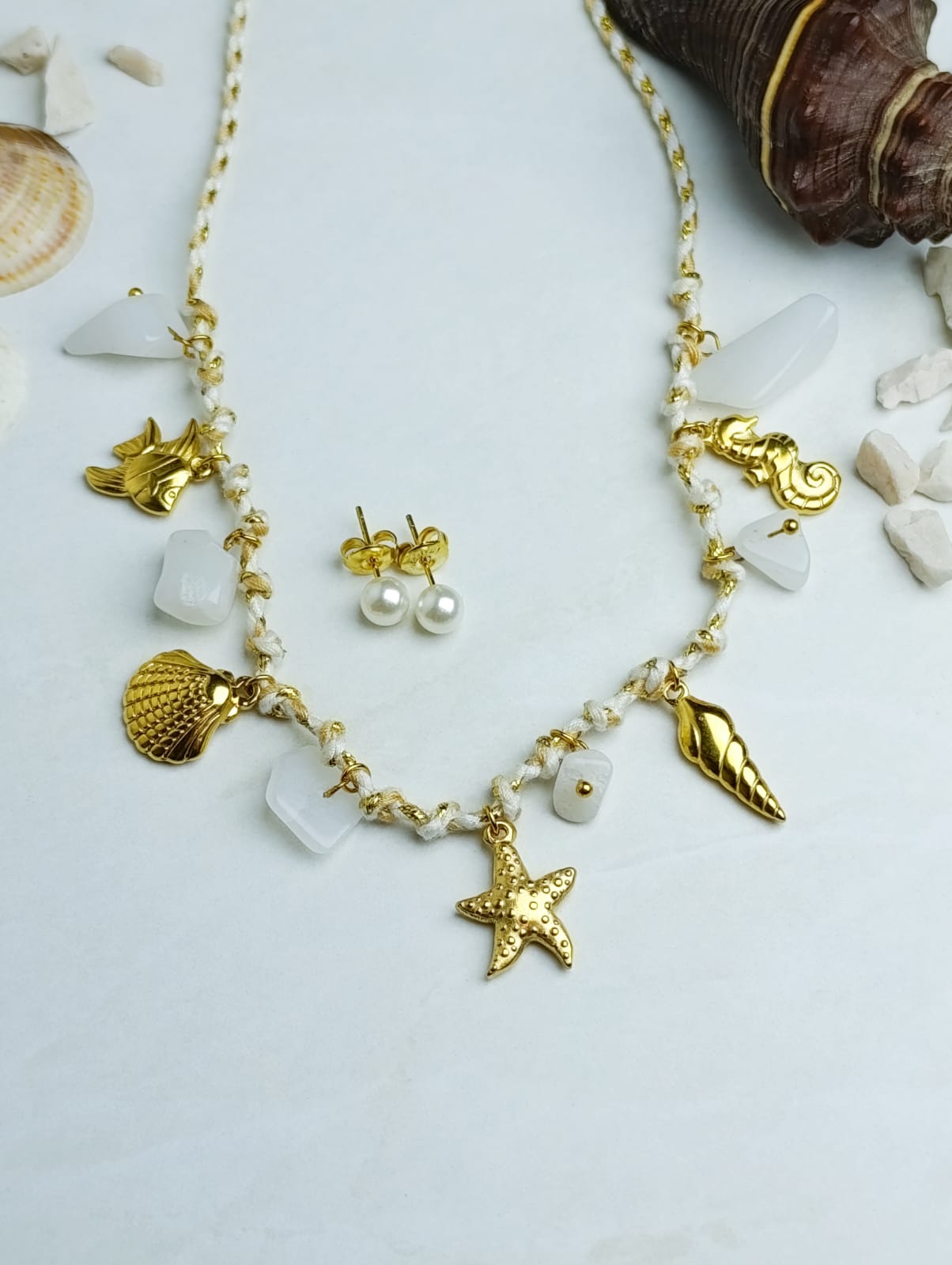 COLLAR PLAYA DORADO CON DIJES + ARO